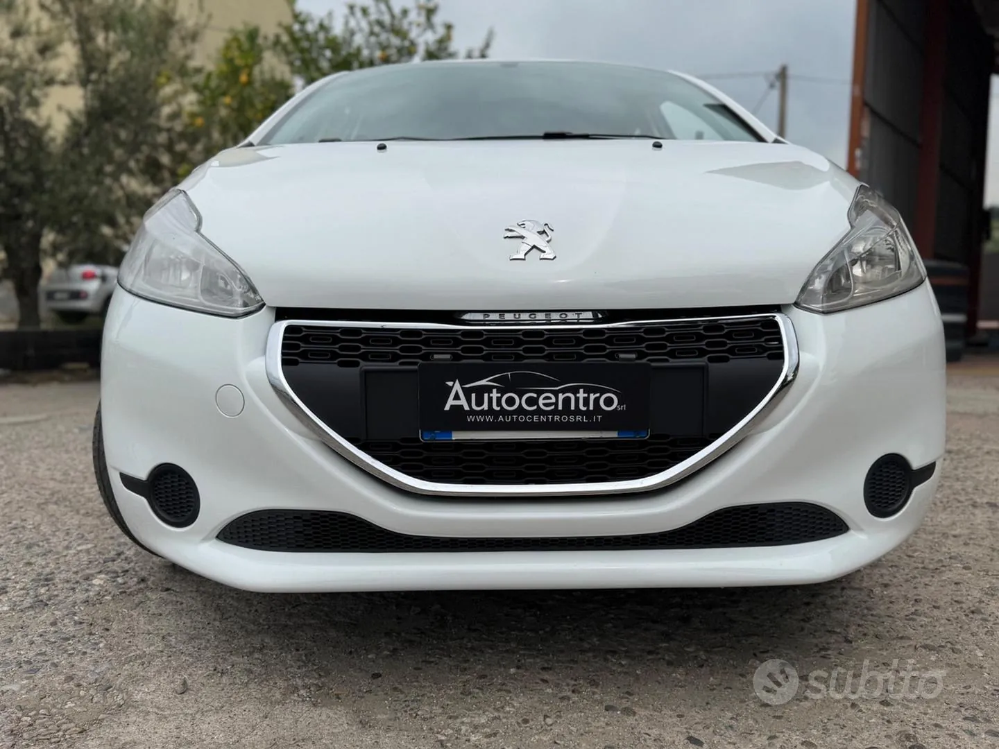 Peugeot 208 2014 photo 3