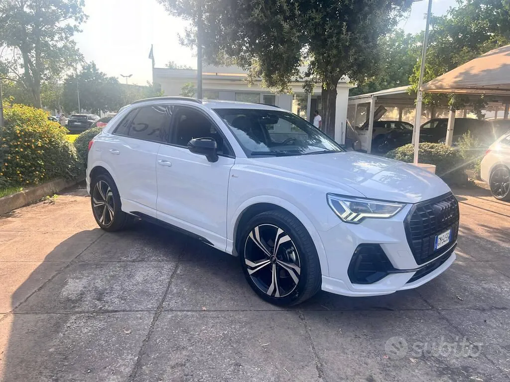 Audi Q3 2023 photo 2