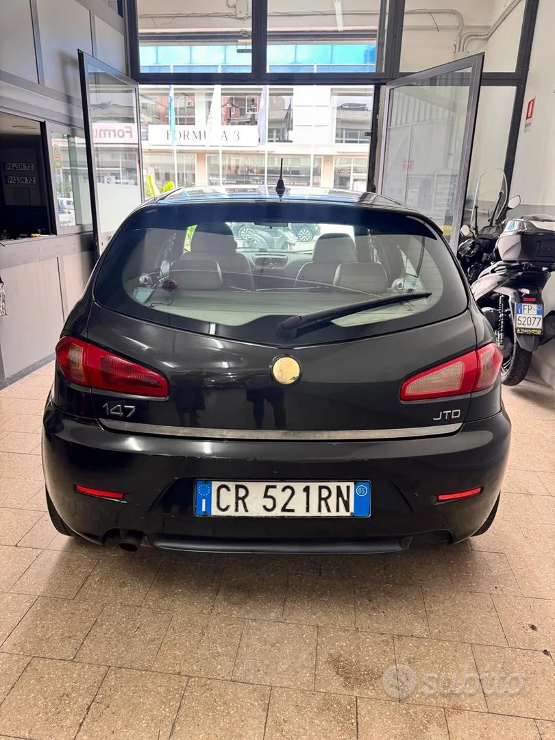 Alfa Romeo 147 2005 photo 5