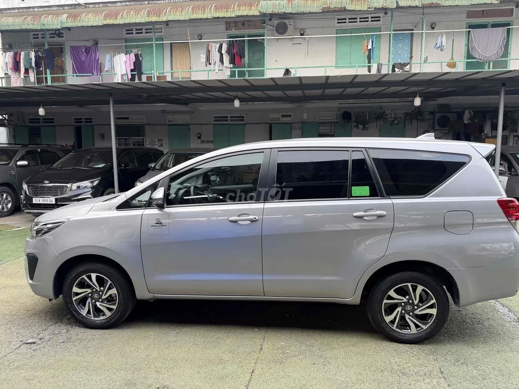 Toyota Innova 2022 photo 5