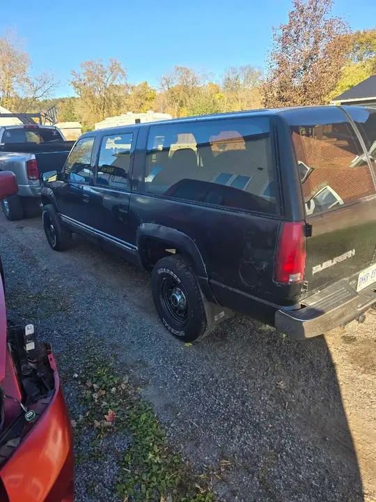 GMC Suburban 1993 photo 4