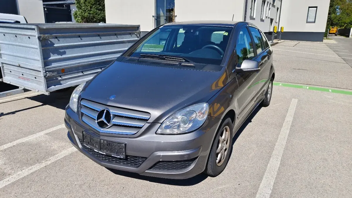 Mercedes-Benz B-Class 2009 photo 2