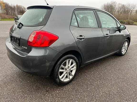 Toyota Auris 2009 photo 3