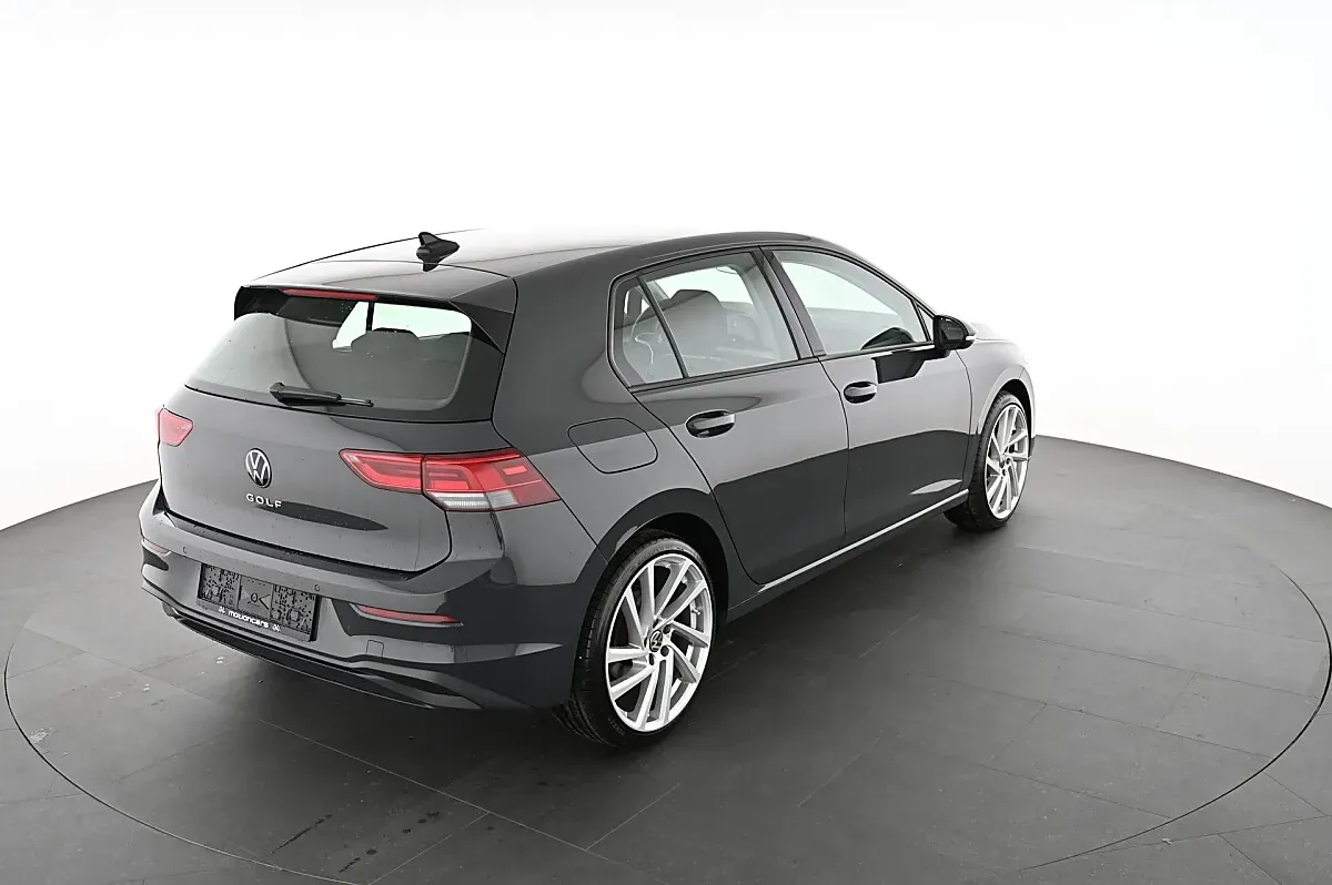 Volkswagen Golf 2023 photo 2