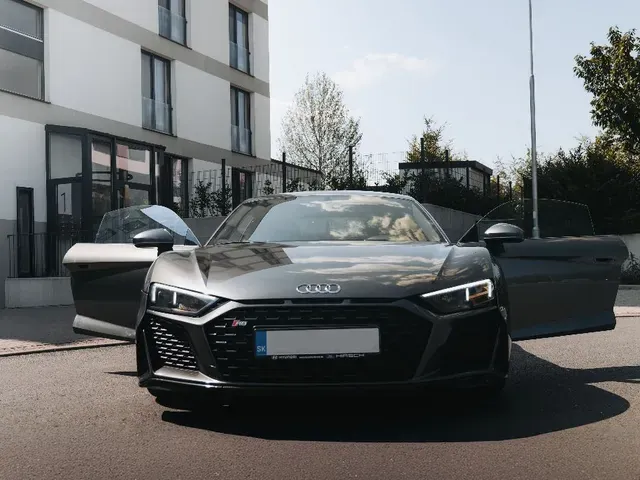 Audi R8 2019 photo 2