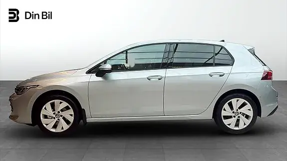 Volkswagen Golf I 2026 photo 2