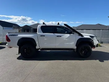 Toyota Hilux 2021 photo 2