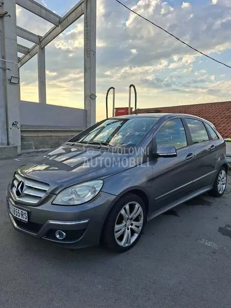 Mercedes-Benz B-Class 2009 photo 3