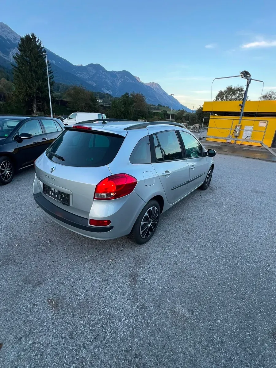 Renault Clio 2010 photo 3