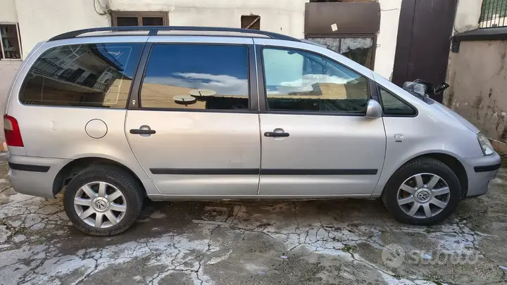 Ford Galaxy 2001 photo 4