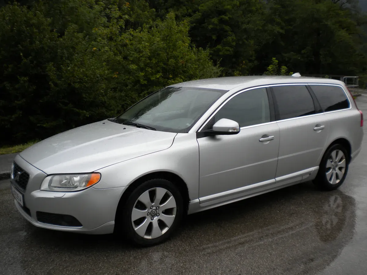 Volvo V70 2008 photo 2