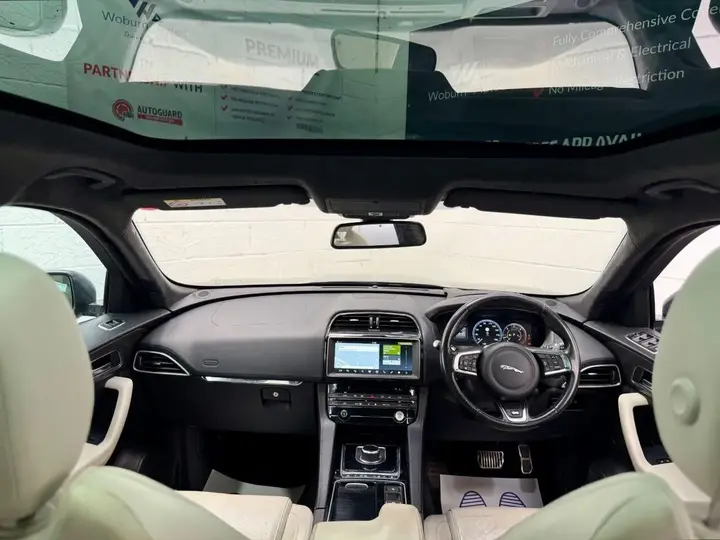 Jaguar F-Pace 2016 photo 3