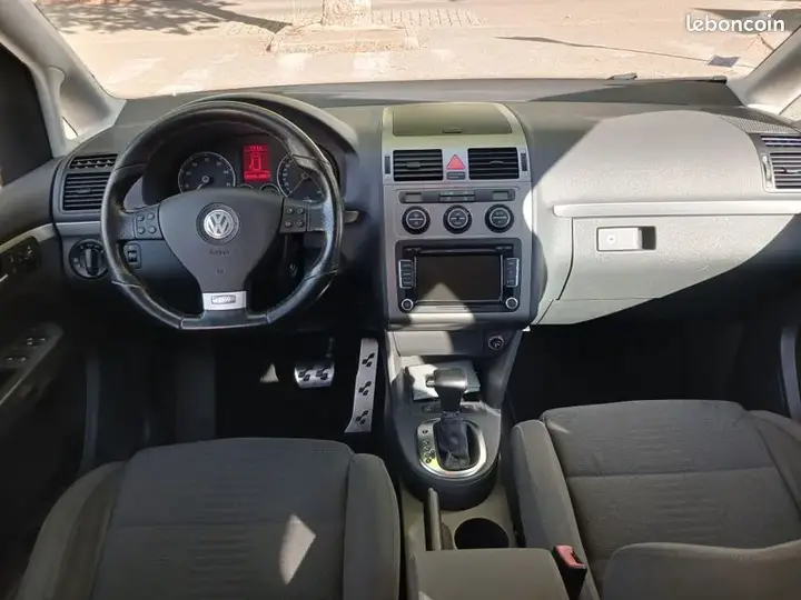 Volkswagen Touran 2008 photo 5