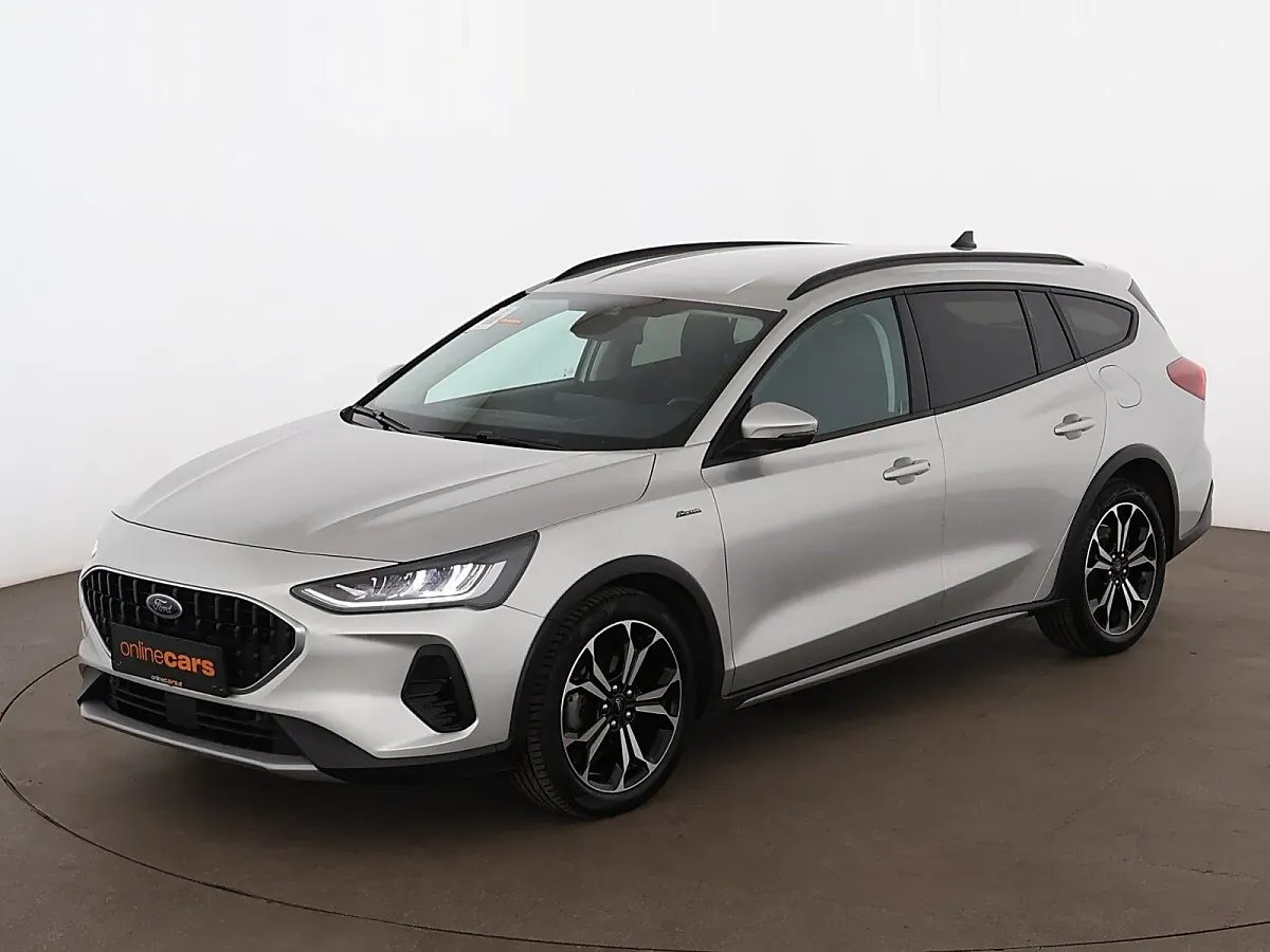 Ford Focus 2022 photo 2