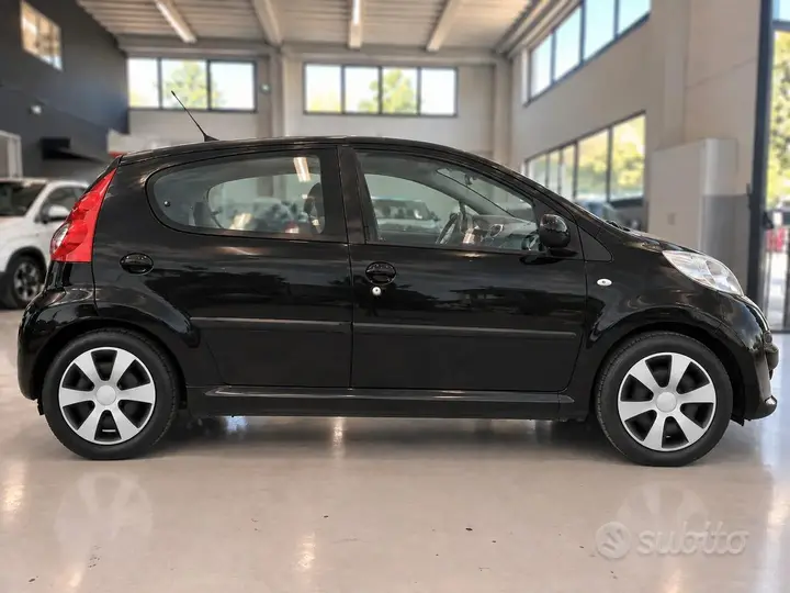 Peugeot 107 2005 photo 5