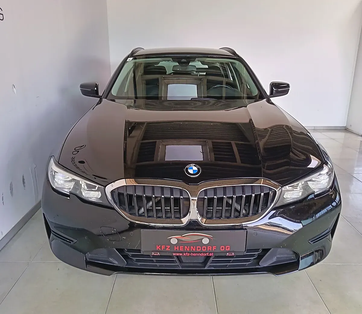BMW 3 Series 2020 photo 2