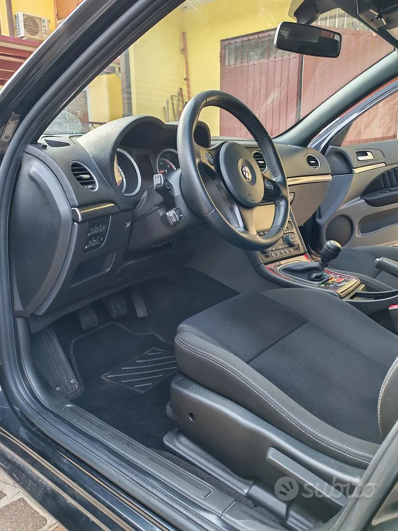 Alfa Romeo 159 2012 photo 5