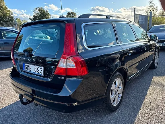 Volvo V70 2010 photo 5