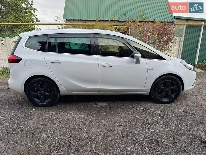 Opel Zafira Tourer 2012 photo 5