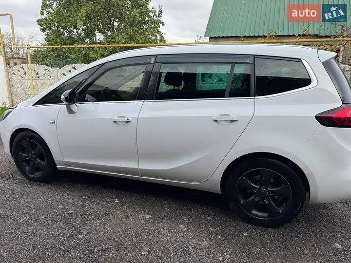 Opel Zafira Tourer 2012 photo 3