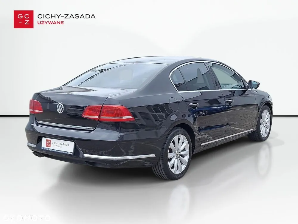 Volkswagen Passat 2011 photo 5