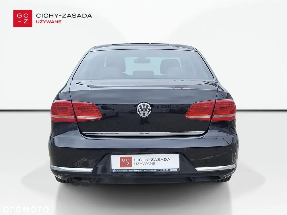 Volkswagen Passat 2011 photo 4