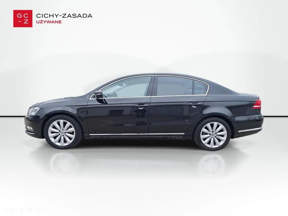 Volkswagen Passat 2011 photo 2