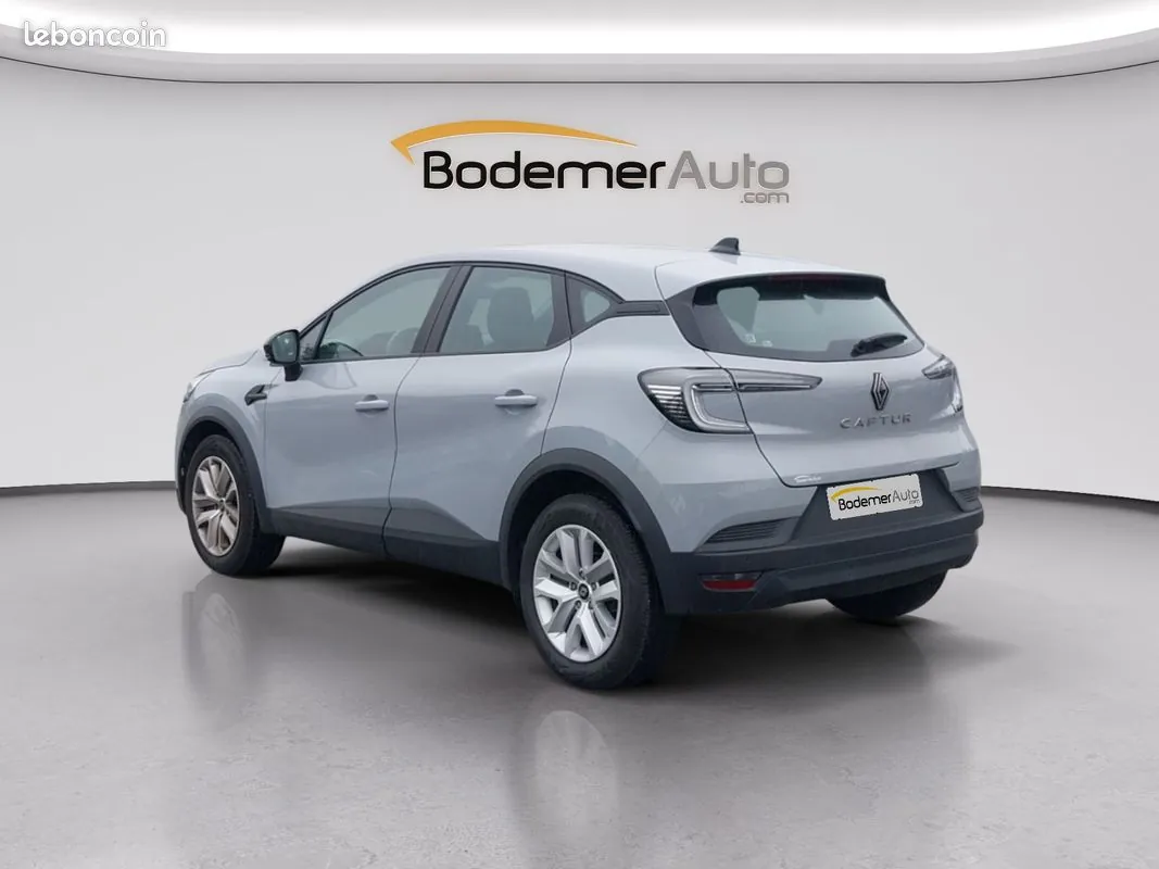 Renault Captur 2024 photo 3