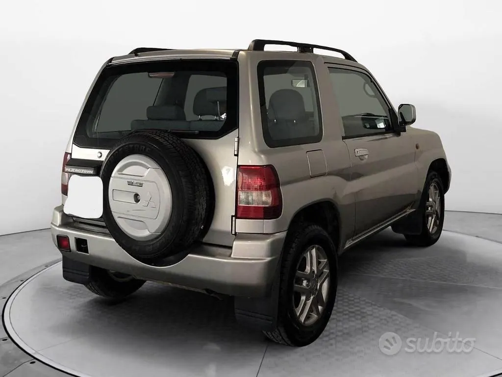 Mitsubishi Pajero 2003 photo 4