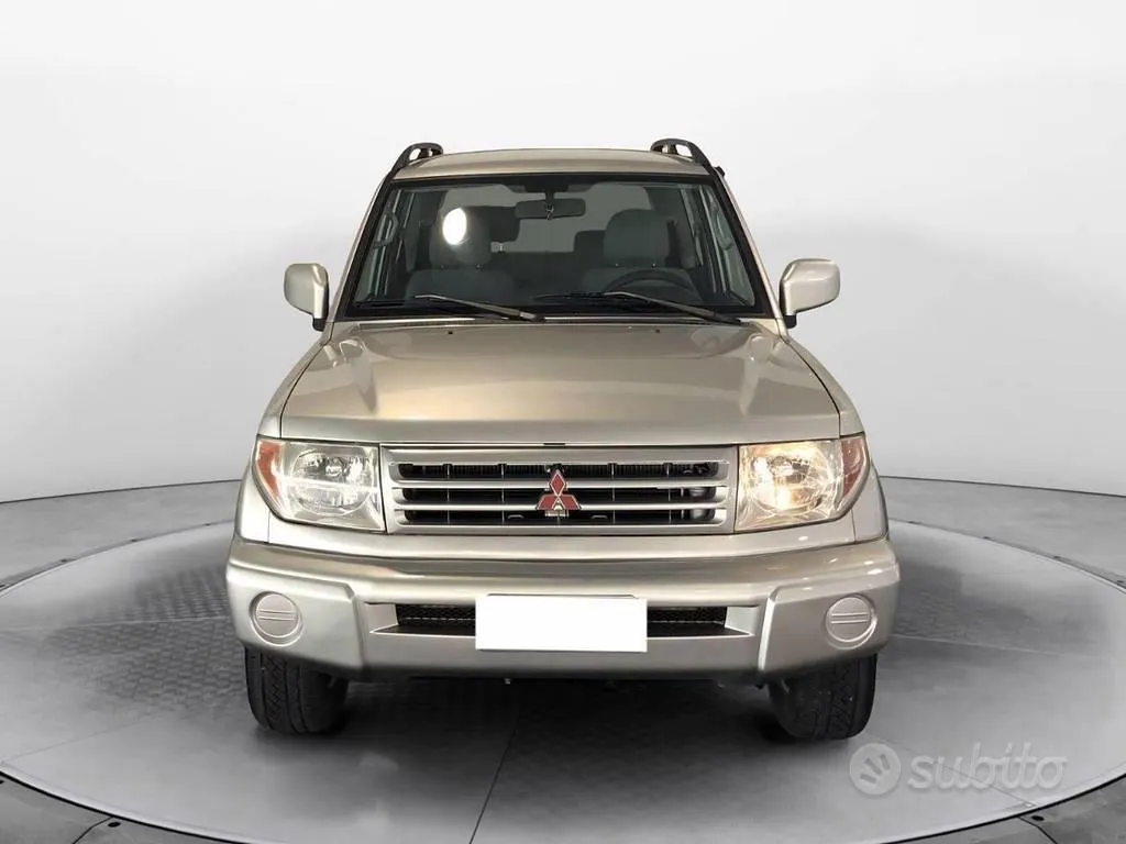 Mitsubishi Pajero 2003 photo 2