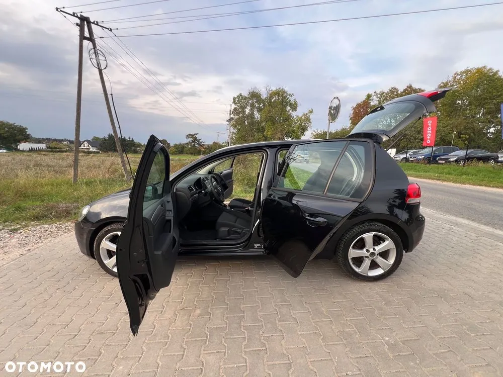Volkswagen Golf 2010 photo 2