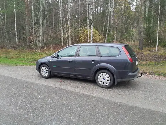 Ford Focus 2007 photo 2