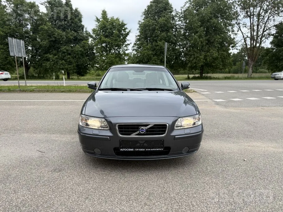 Volvo S60 2008 photo 2