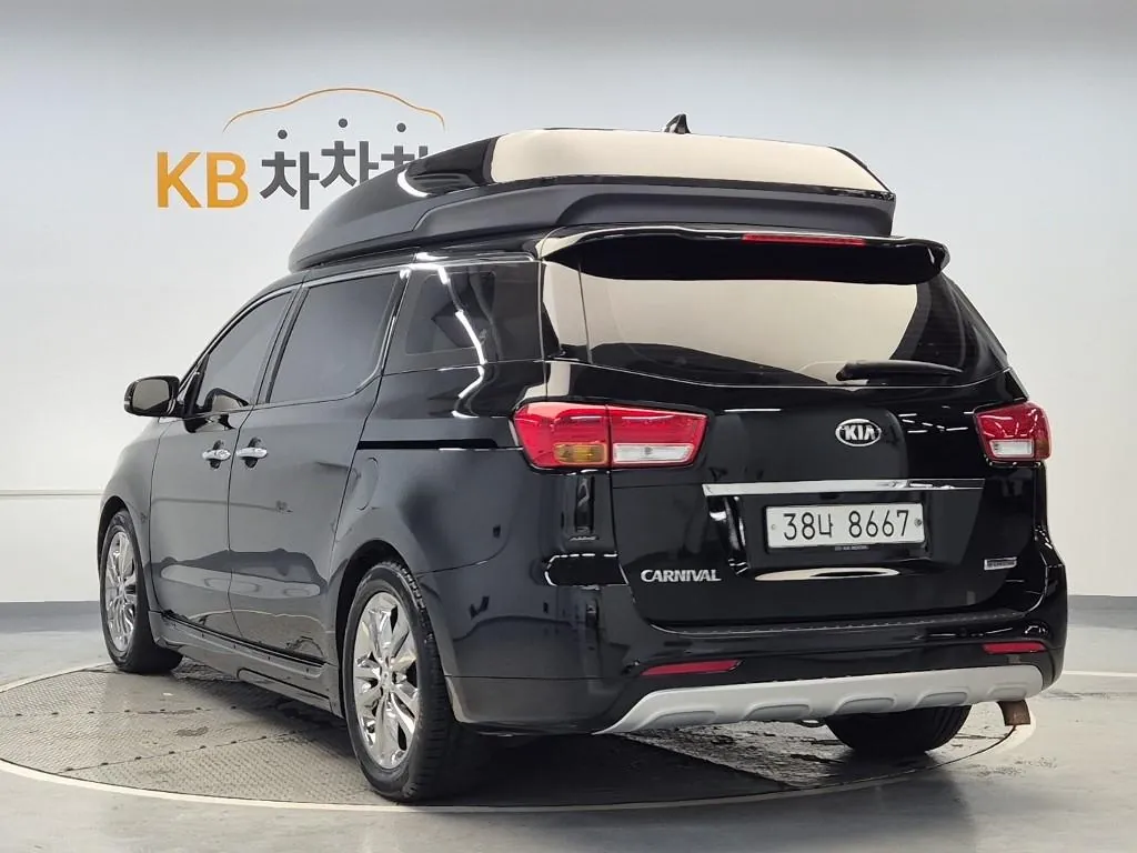 Kia Carnival 2018 photo 2