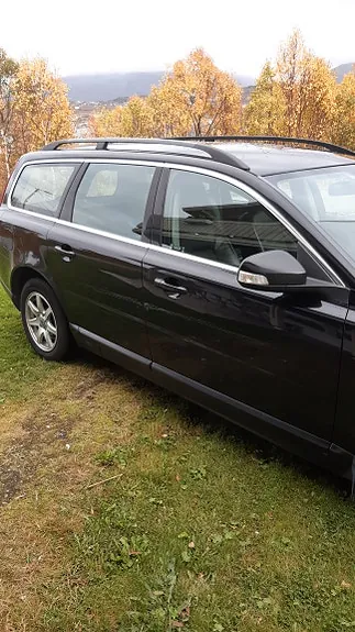 Volvo V70 2010 photo 2