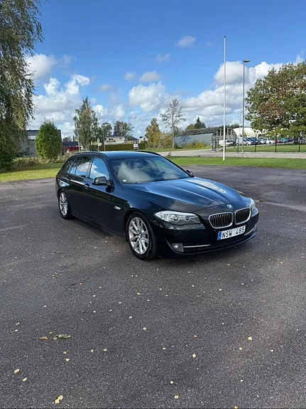 BMW 523I 2011 photo 3
