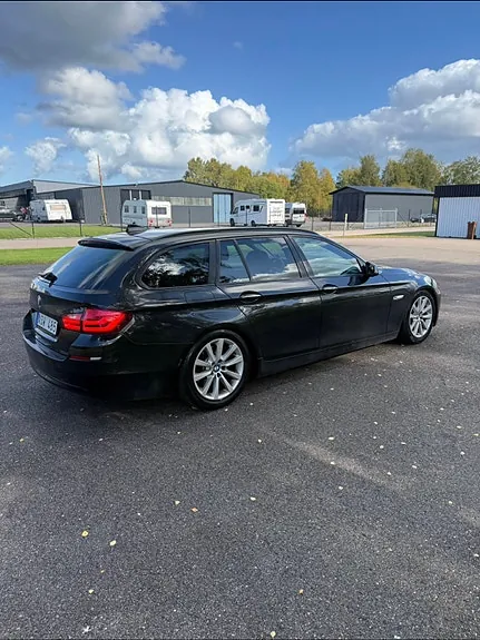 BMW 523I 2011 photo 4