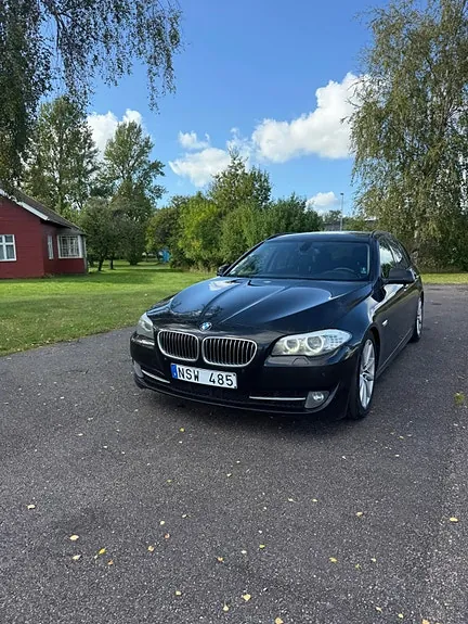 BMW 523I 2011 photo 2