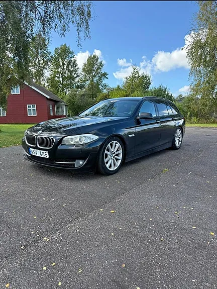 BMW 523I