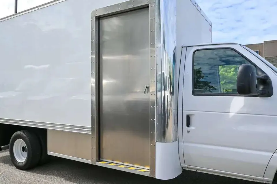 Ford E-Series Cutaway 2022 photo 4