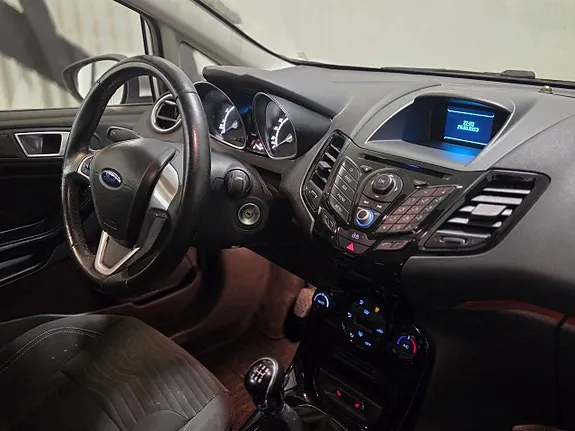 Ford Fiesta 2013 photo 4