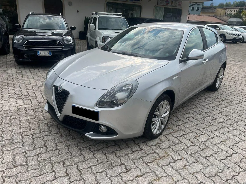Alfa Romeo Giulietta 2017 photo 2