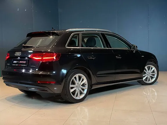 Audi A3 2016 photo 2