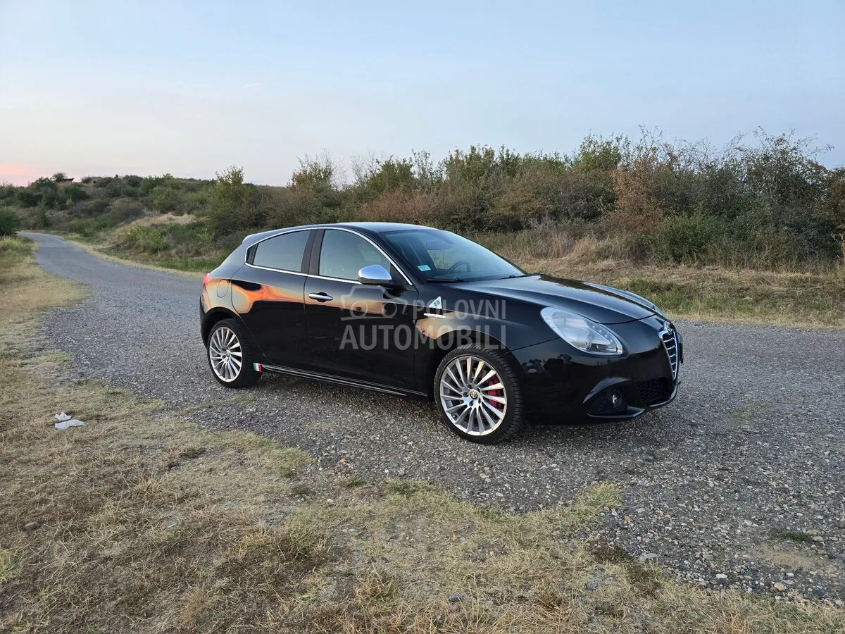 Alfa Romeo Giulietta 2011 photo 3