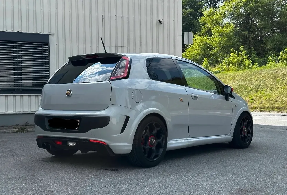 Abarth Punto Evo 2011 photo 2