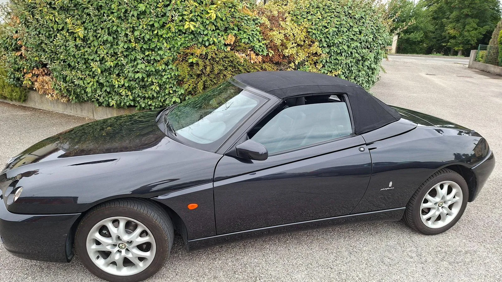 Alfa Romeo Spider 2003 photo 2
