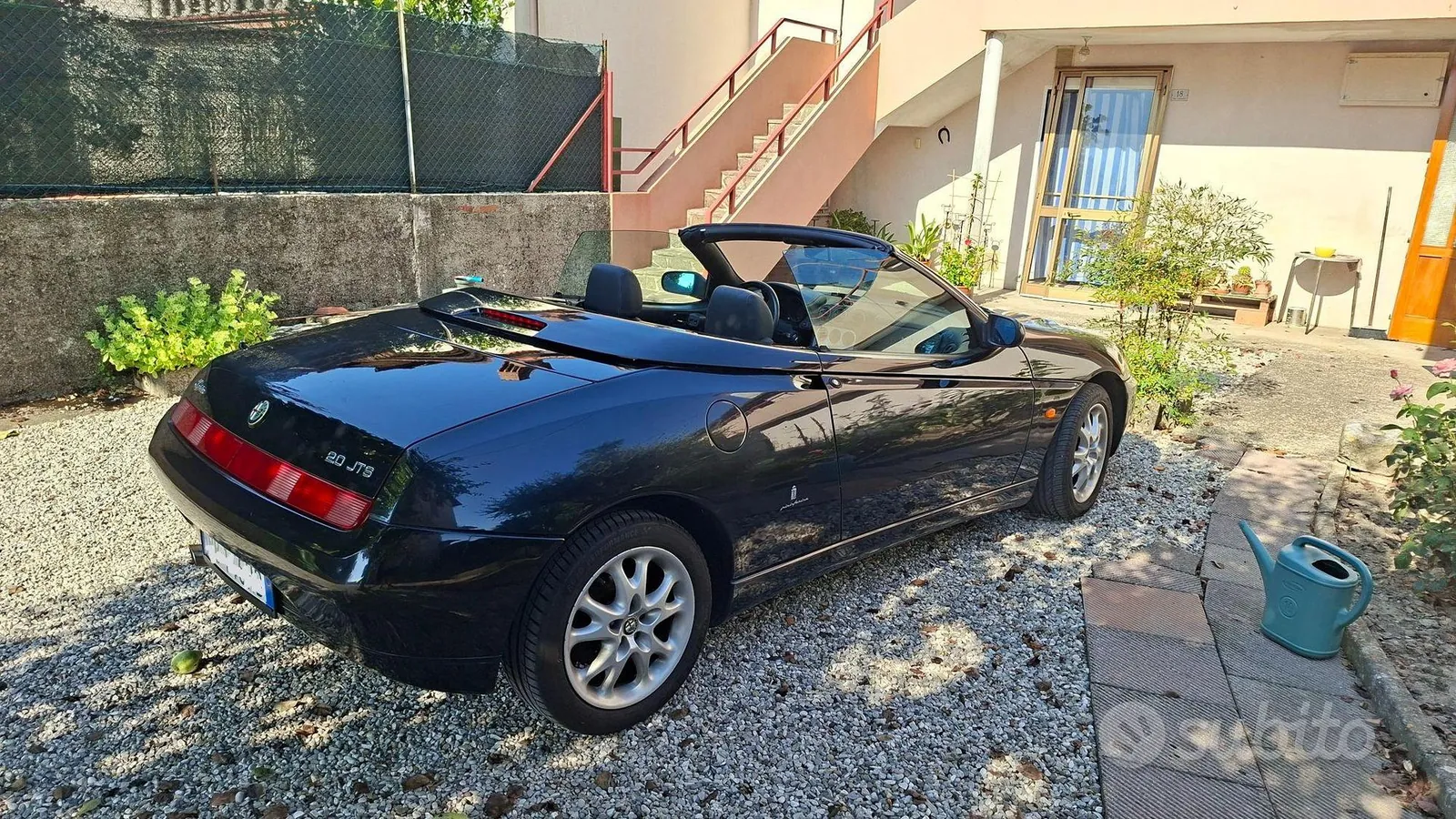 Alfa Romeo Spider 2003 photo 3