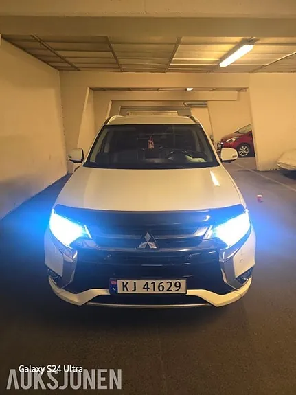 Mitsubishi Outlander 2016 photo 2