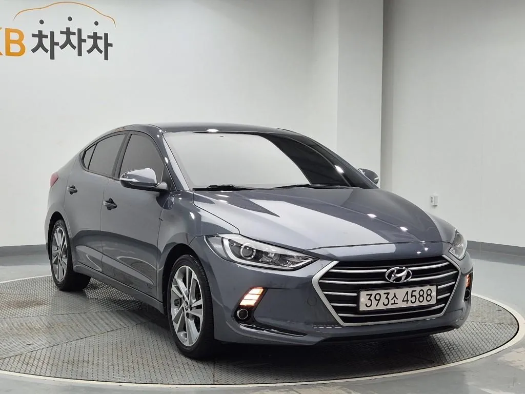 Hyundai Avante 2018 photo 4