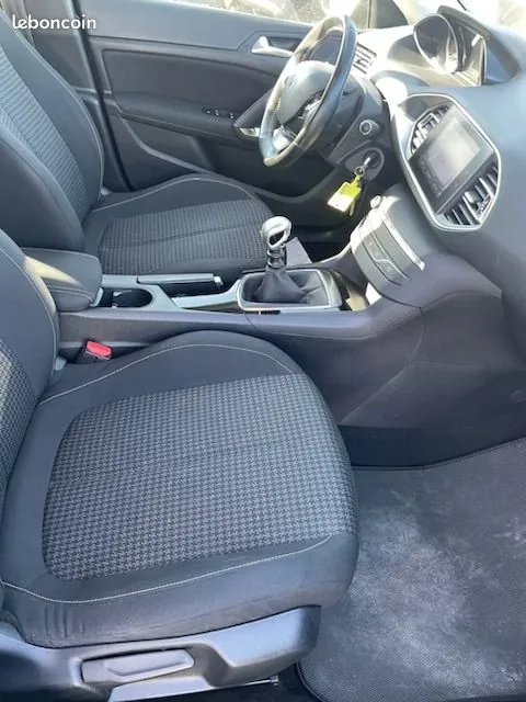 Peugeot 308 2019 photo 5